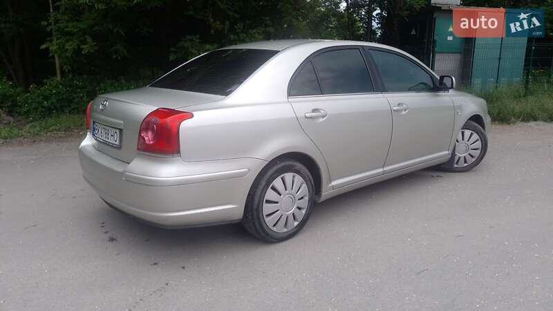 Седан Toyota Avensis 2004 в Бердичеве