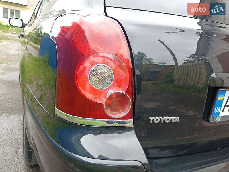 Универсал Toyota Avensis 2008 в Луцке