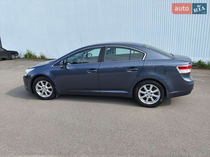 Седан Toyota Avensis 2010 в Нежине