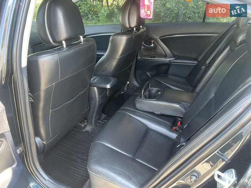 Седан Toyota Avensis 2011 в Одессе