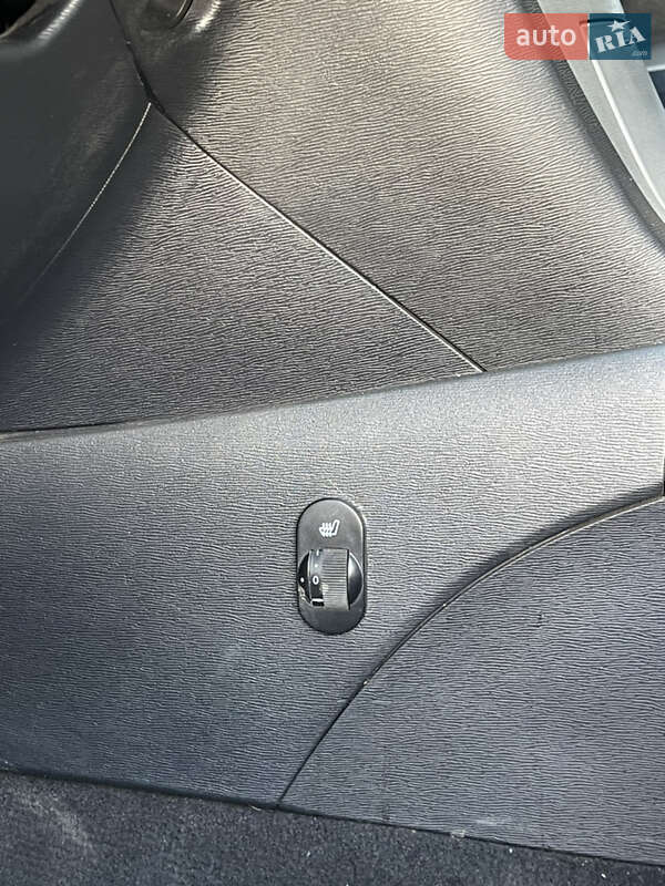 Седан Toyota Avensis 2011 в Одессе