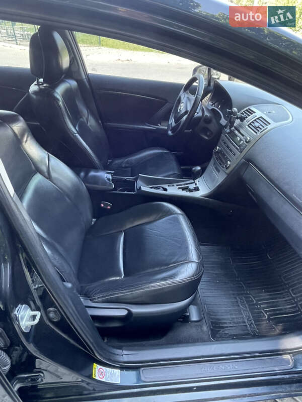 Седан Toyota Avensis 2011 в Одессе