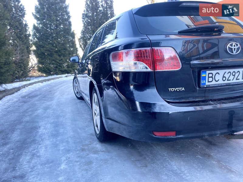 Универсал Toyota Avensis 2010 в Львове