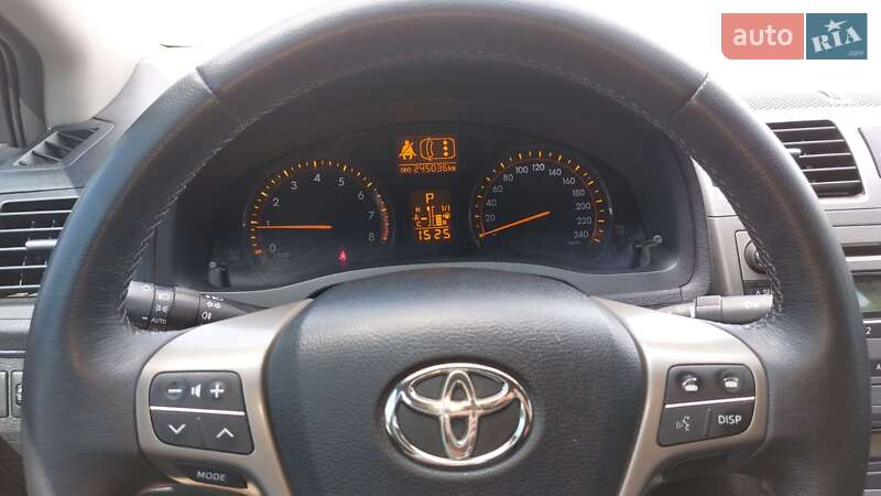 Седан Toyota Avensis 2011 в Виннице