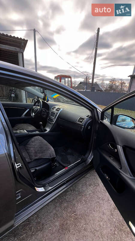 Универсал Toyota Avensis 2012 в Маневичах