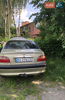 Седан Toyota Avensis 2000 в 