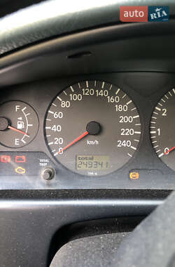 Седан Toyota Avensis 2000 в 