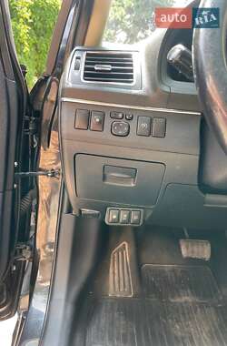 Седан Toyota Avensis 2012 в 