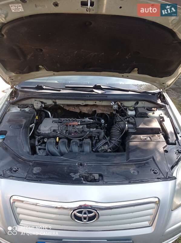 Универсал Toyota Avensis 2004 в Бориславе