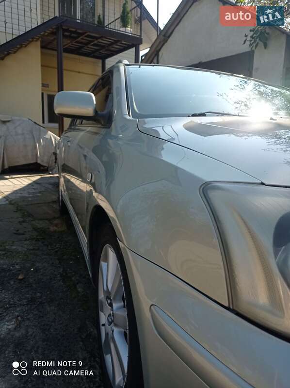 Универсал Toyota Avensis 2004 в Бориславе