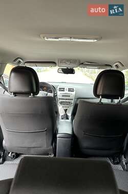 Универсал Toyota Avensis 2014 в 
