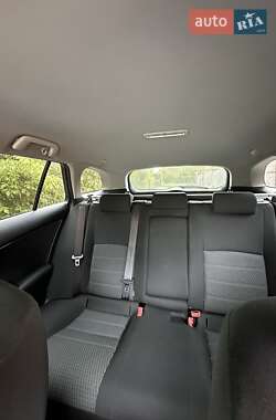 Универсал Toyota Avensis 2014 в 