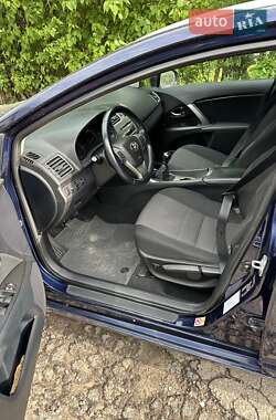 Универсал Toyota Avensis 2014 в 