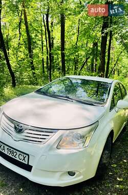 Седан Toyota Avensis 2011 в 
