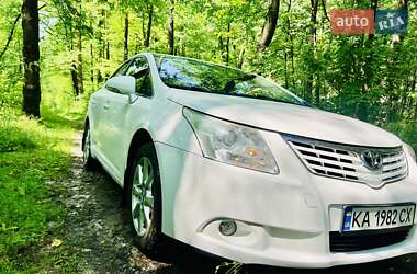 Седан Toyota Avensis 2011 в 