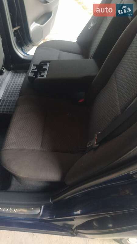 Універсал Toyota Avensis 2006 в Тячеві фото 4 Універсал Toyota Avensis 2006 в Тячеві