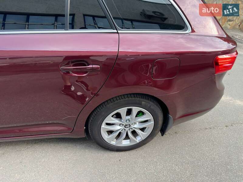 Универсал Toyota Avensis 2012 в Киеве фото 5 Универсал Toyota Avensis 2012 в Киеве