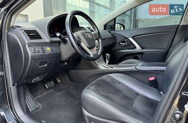 Седан Toyota Avensis 2015 в 
