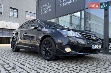 Седан Toyota Avensis 2015 в 