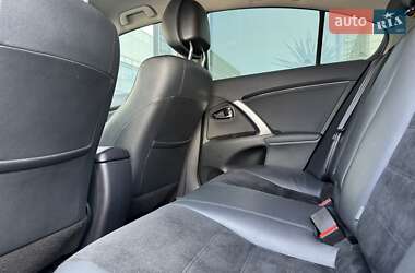 Седан Toyota Avensis 2015 в 