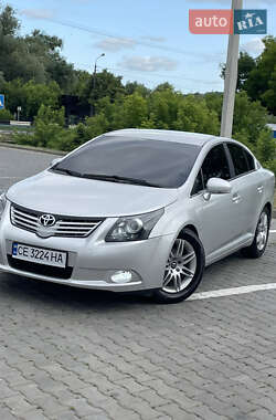 Седан Toyota Avensis 2010 в Чернівцях