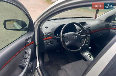 Седан Toyota Avensis 2005 в 