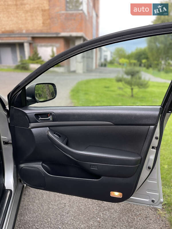Универсал Toyota Avensis 2008 в Хмельницком