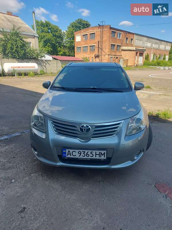 Универсал Toyota Avensis 2010 в Луцке
