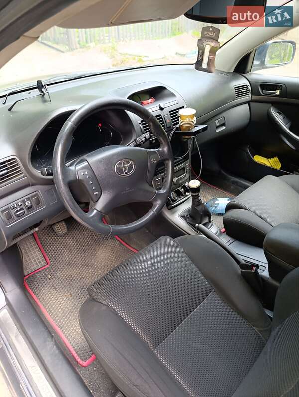Toyota Avensis 2006