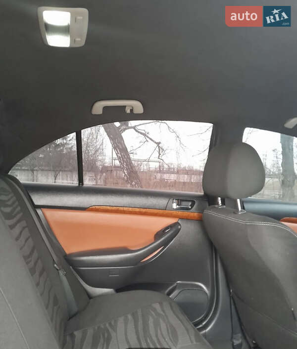 Седан Toyota Avensis 2006 в Ивано-Франковске фото 21 Седан Toyota Avensis 2006 в Ивано-Франковске