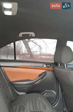 Седан Toyota Avensis 2006 в 