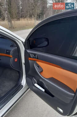 Седан Toyota Avensis 2006 в 