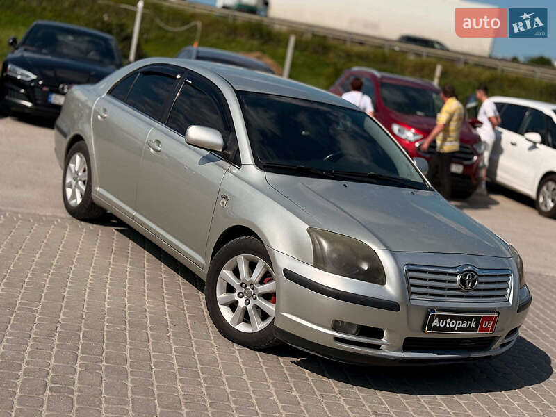 Седан Toyota Avensis 2004 в Львове