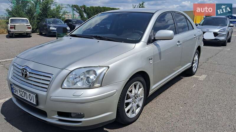 Ліфтбек Toyota Avensis 2004 в Одесі
