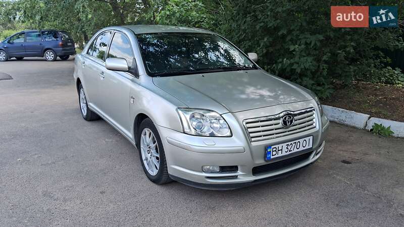 Ліфтбек Toyota Avensis 2004 в Одесі