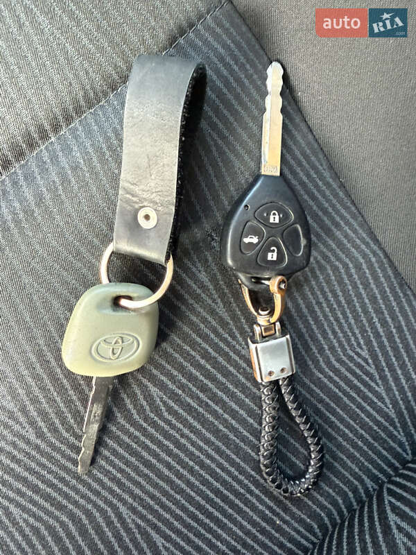 Універсал Toyota Avensis 2009 в Житомирі