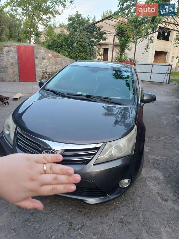 Toyota Avensis 2012