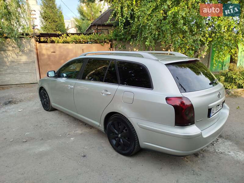 Універсал Toyota Avensis 2006 в Дніпрі