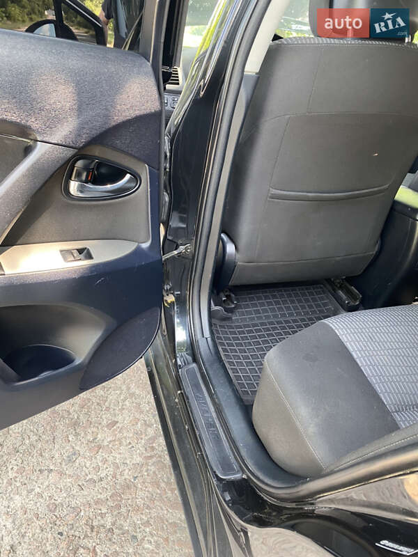 Универсал Toyota Avensis 2010 в Кодыме