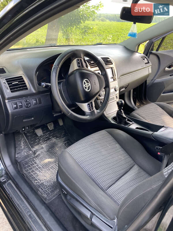 Универсал Toyota Avensis 2010 в Кодыме