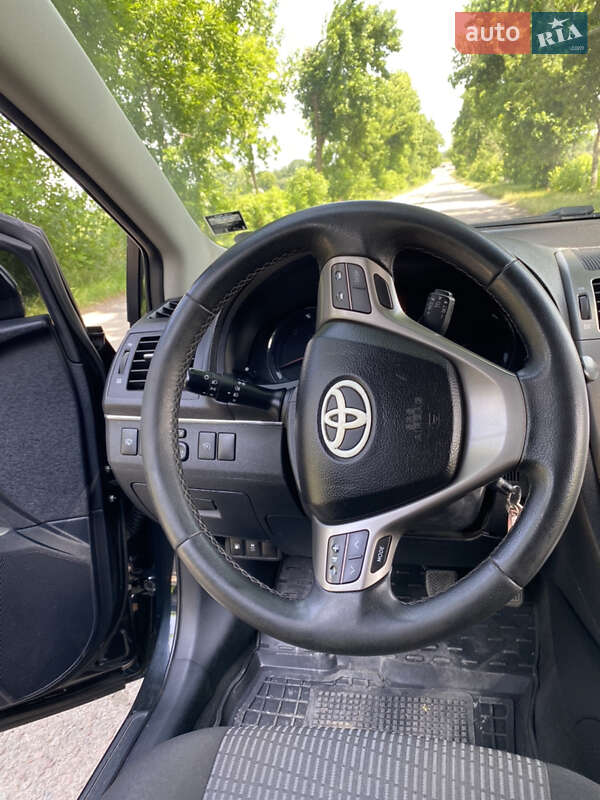 Универсал Toyota Avensis 2010 в Кодыме