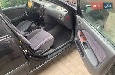 Лифтбек Toyota Avensis 1999 в 