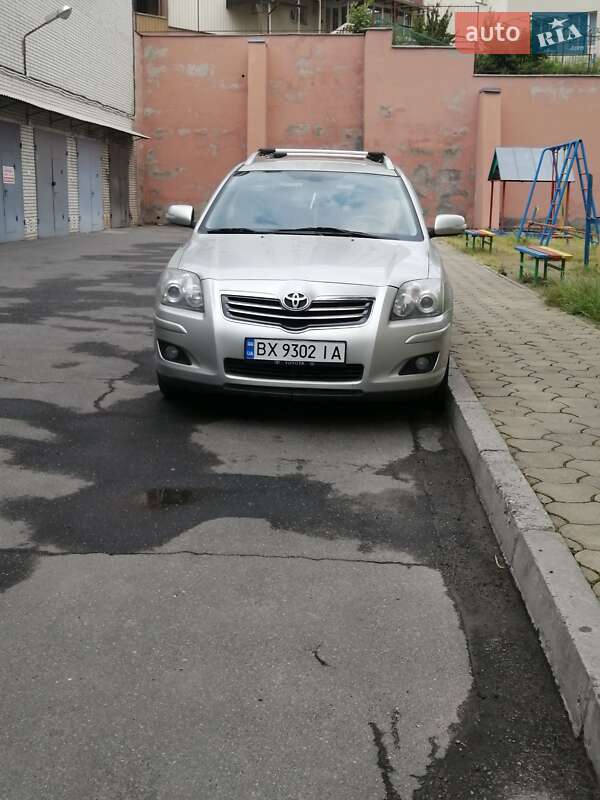Универсал Toyota Avensis 2008 в Хмельницком