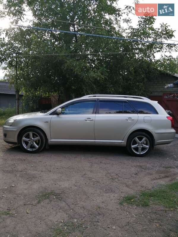 Универсал Toyota Avensis 2008 в Хмельницком