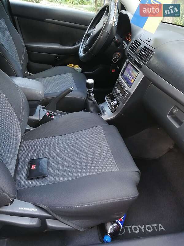 Универсал Toyota Avensis 2008 в Хмельницком