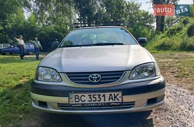 Седан Toyota Avensis 2002 в Чернігові