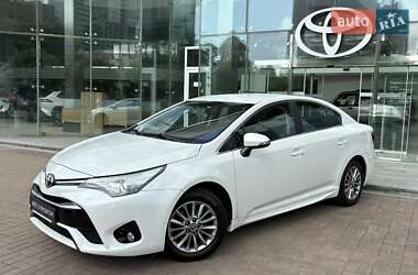 Седан Toyota Avensis 2016 в Киеве