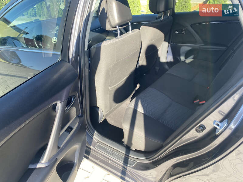 Универсал Toyota Avensis 2010 в Тернополе