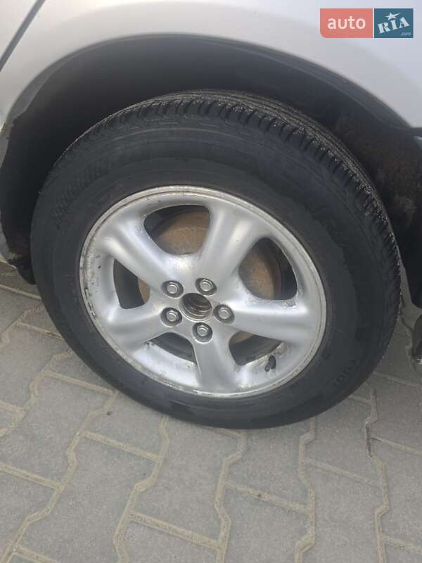 Универсал Toyota Avensis 1999 в Баре