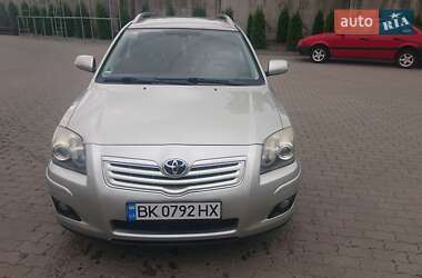 Универсал Toyota Avensis 2006 в Сарнах